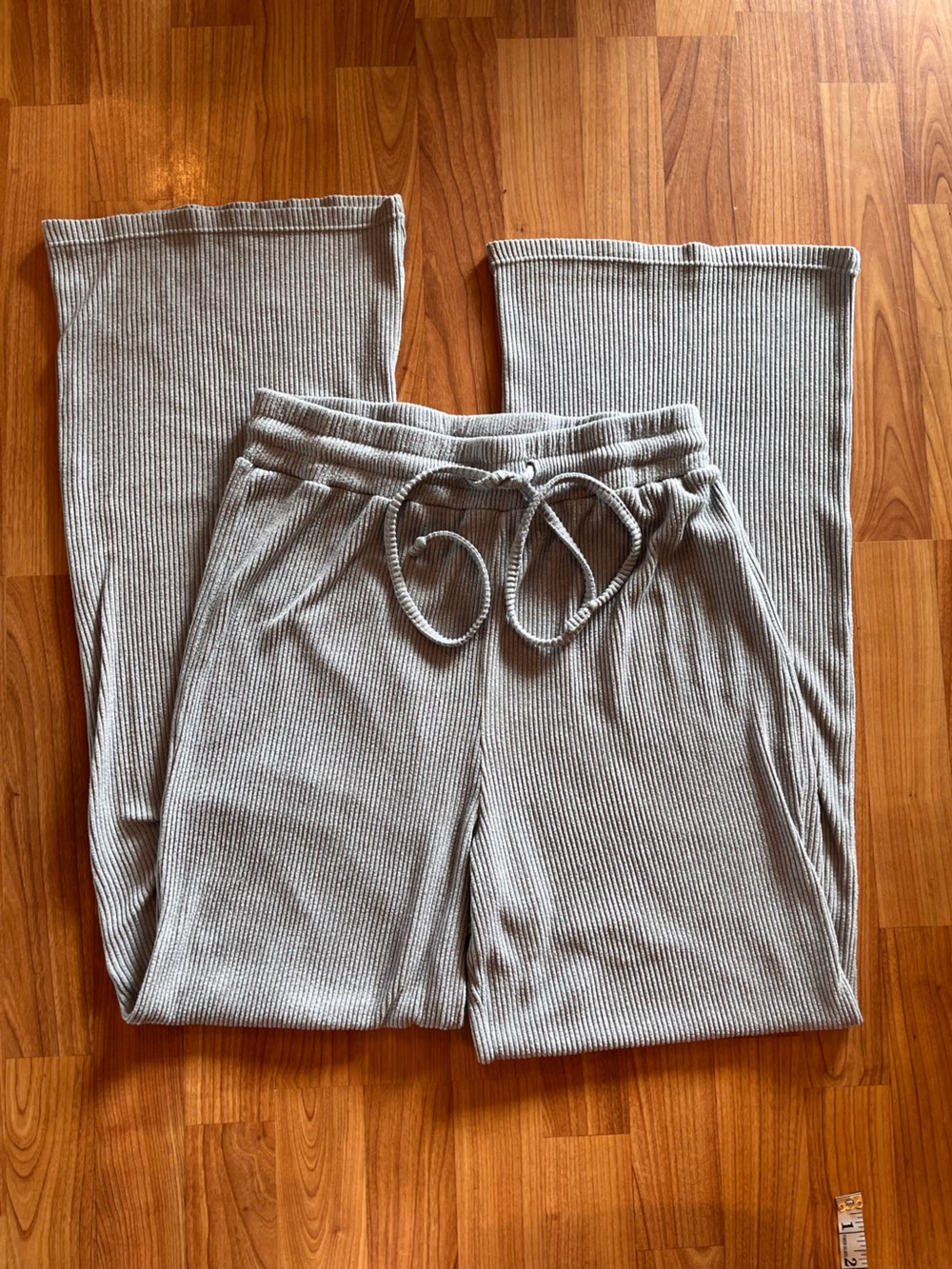 Forever 21 Ribbed Drawstring Lounge Pants - Light Gray. Size Large